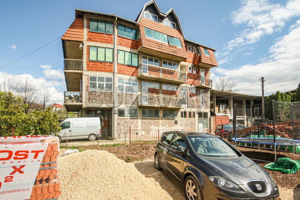 Slika 3 - Ratka Pavlovića,  Kuća na prodaju, 700m2, 360.000€