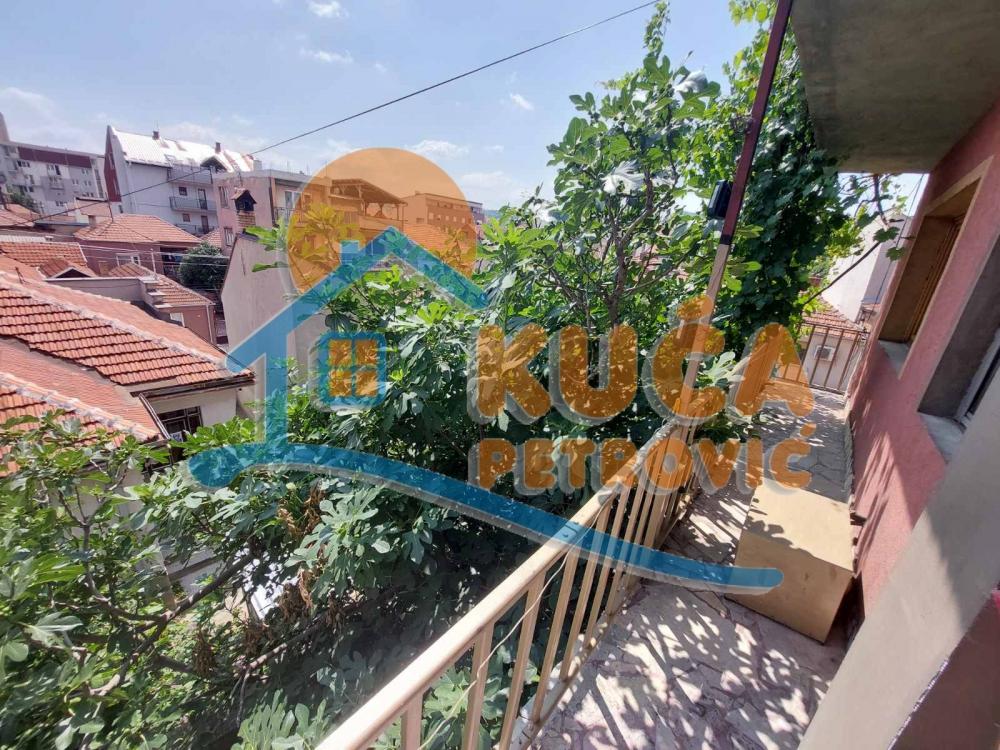 Slika 0 - Cara Lazara,  Kuća za izdavanje, 75m2, 400€