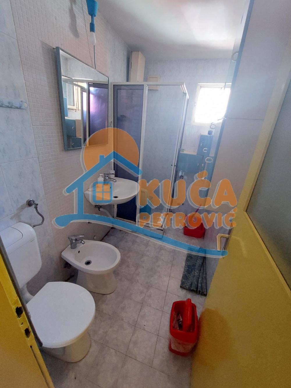 Slika 1 - Cara Lazara,  Kuća za izdavanje, 75m2, 400€