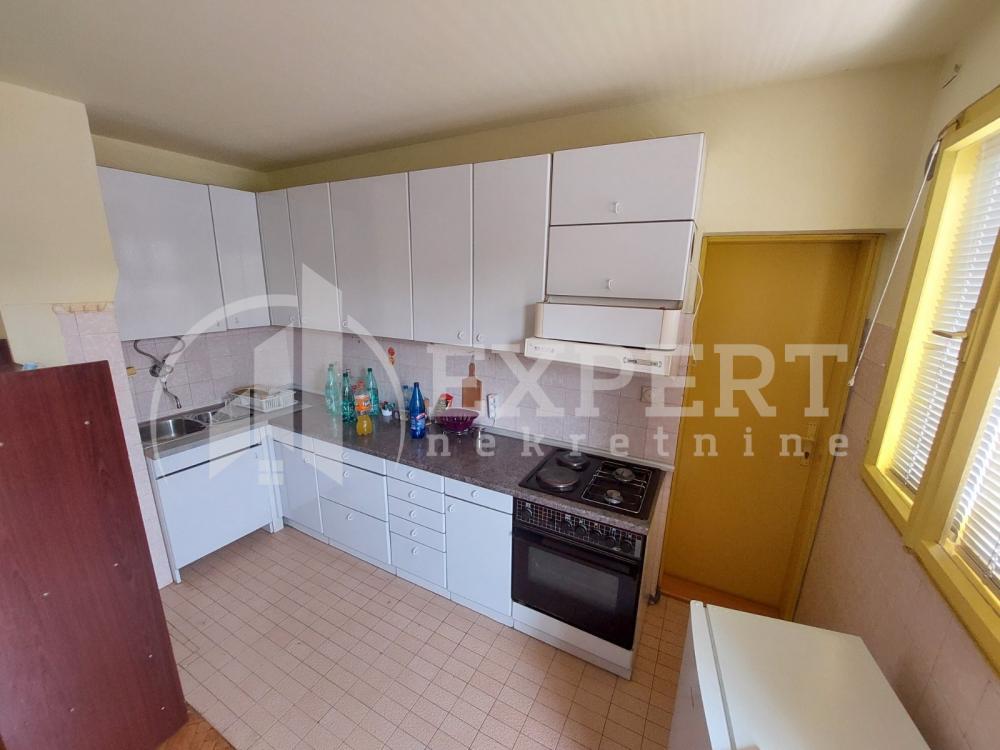 Slika 3 - Cara Lazara,  Kuća za izdavanje, 75m2, 400€