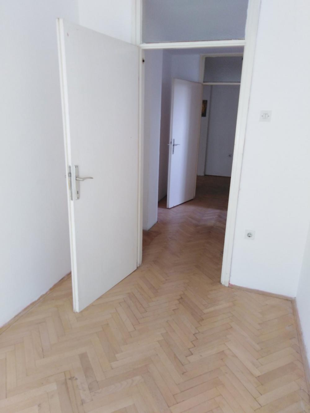 Slika 6 - Bulevar Nemanjića 76, Dvoiposoban stan za izdavanje, 220€