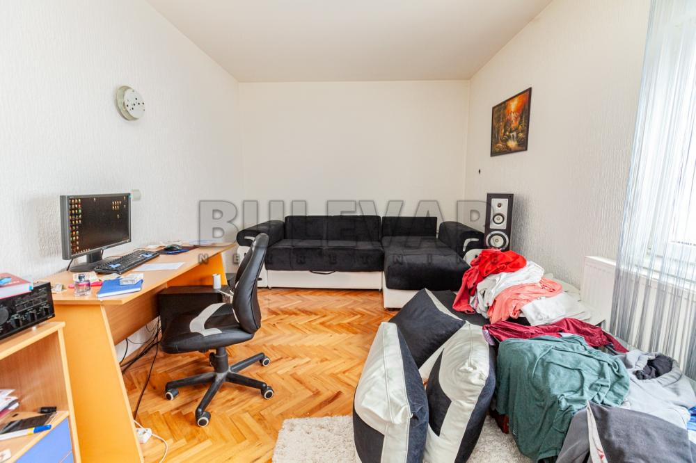 Slika 9 - Timočka,  Kuća na prodaju, 323m2, 200.000€