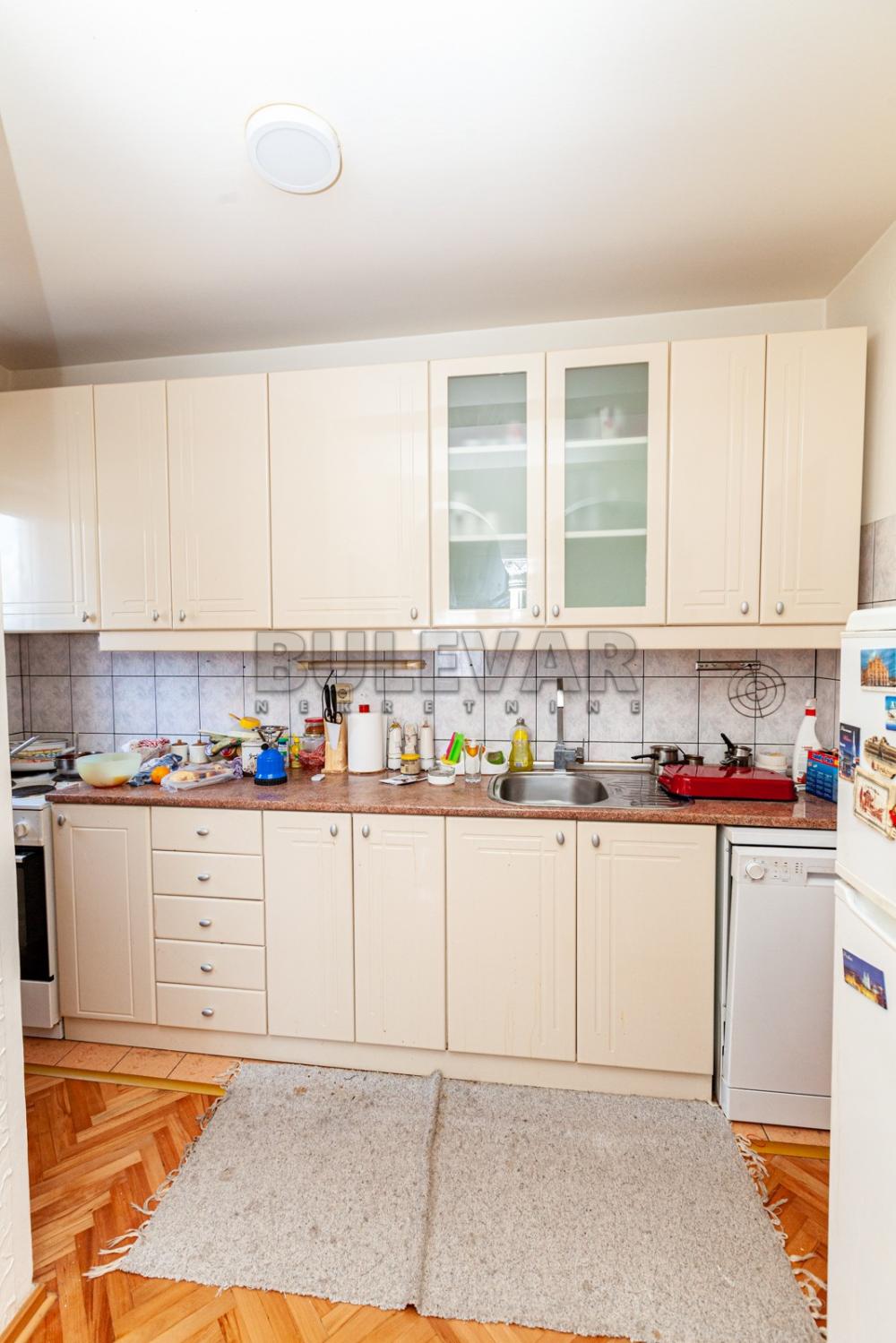Slika 5 - Timočka,  Kuća na prodaju, 323m2, 200.000€