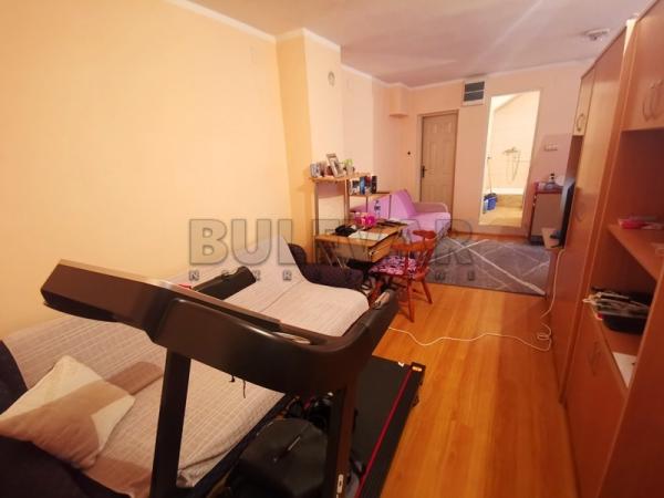 Slika 1 - Knjaževačka, Četvorosoban stan na prodaju, 40m2, 52.000€