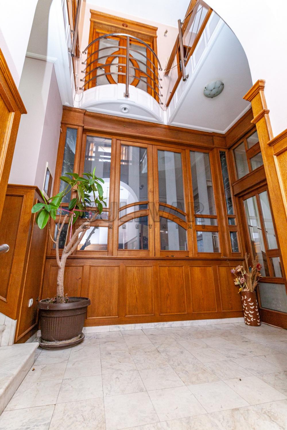 Slika 10 - Jug Bogdanova,  Kuća za izdavanje, 300m2, 2.000€