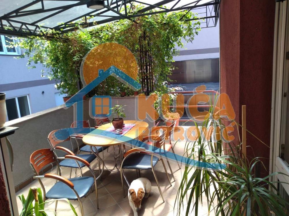 Slika 3 - Jug Bogdanova,  Kuća na prodaju, 450m2, 500.000€