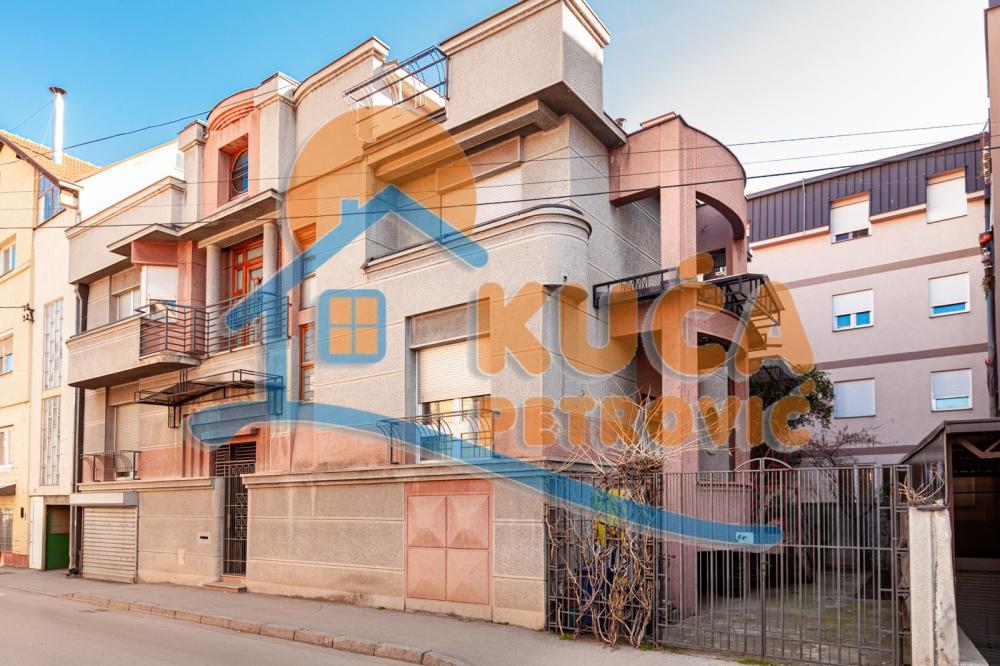 Slika 1 - Jug Bogdanova,  Kuća na prodaju, 450m2, 500.000€