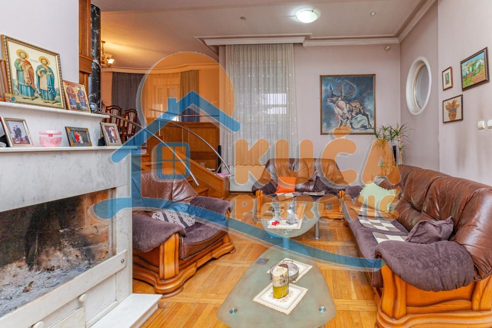 Slika 4 - Jug Bogdanova,  Kuća na prodaju, 450m2, 500.000€