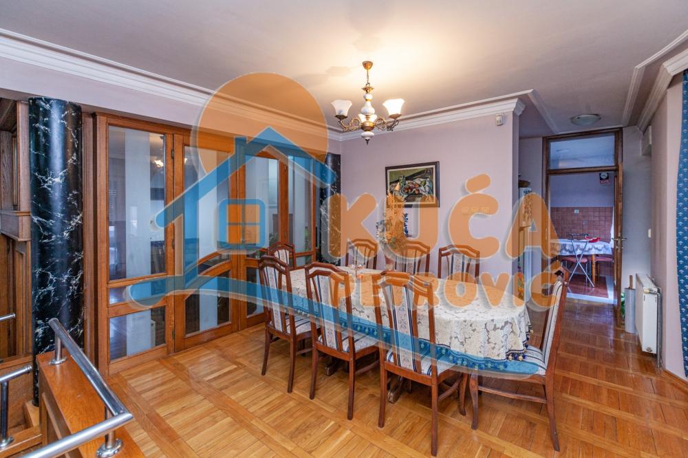 Slika 6 - Jug Bogdanova,  Kuća na prodaju, 450m2, 500.000€